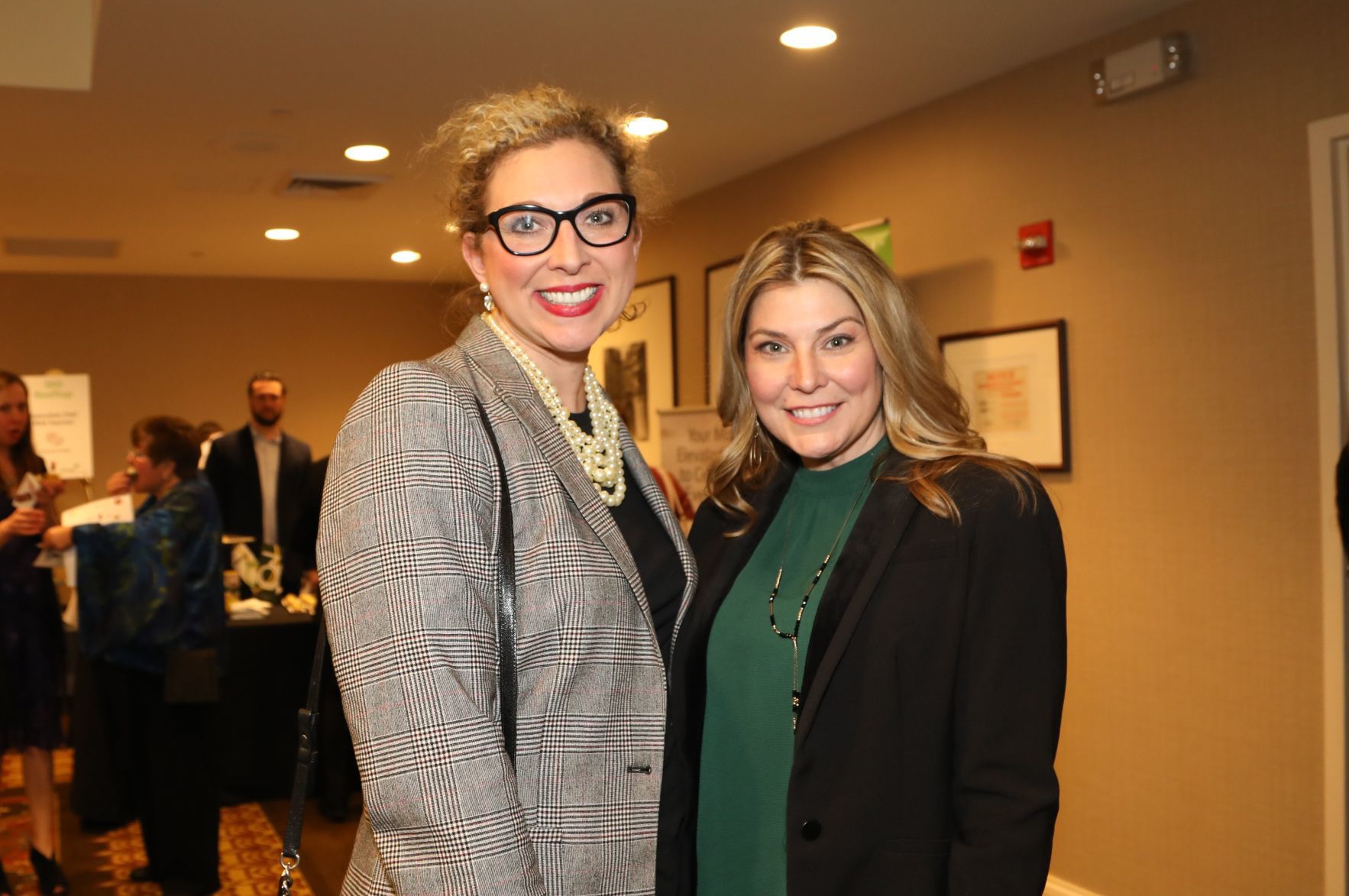 Jackie Knolhoff, Jinea Meyer